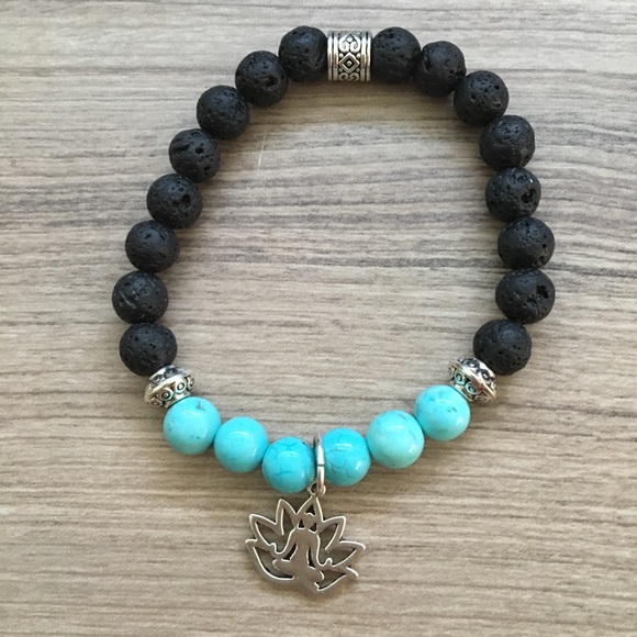 🌊 Turquoise Howlite Lava Bracelet - Picture 3 of 3